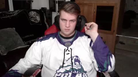 tarus333 online show from February 9, 3:21 am