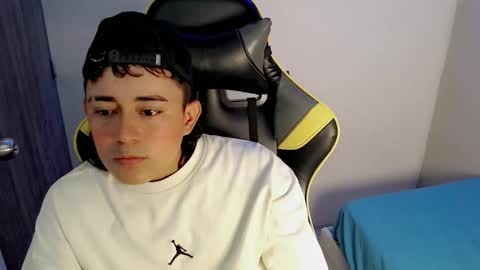 T A T A N online show from November 27, 9:22 pm