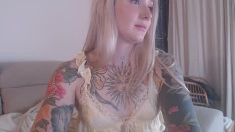 tattoobbgirl online show from November 7, 4:09 pm