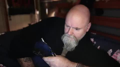 Tattooeddilf 01 online show from November 19, 7:29 am