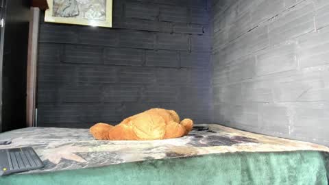 Snapshot of taurus_boy1 chatting on January 24, 9:47 pm  T A U R U S  online show from January 24, 9:47 pm