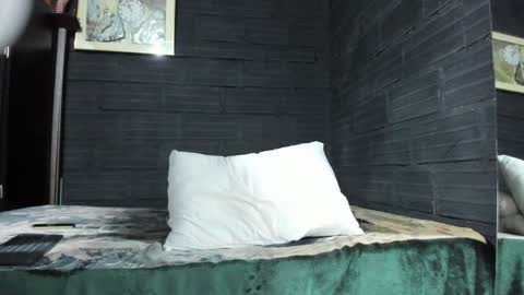 Snapshot of taurus_boy1 chatting on January 28, 3:57 am  T A U R U S  online show from January 28, 3:57 am