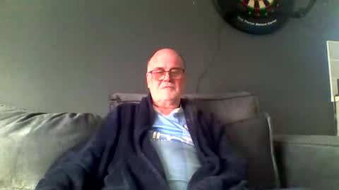 Snapshot of taxi910662 chatting on October 22, 8:17 am taxi910662 online show from October 22, 8:17 am