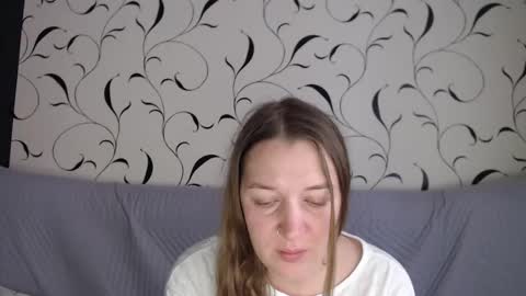 Snapshot of taxxxu chatting on October 25, 10:14 am Diana online show from October 25, 10:14 am
