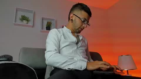 tayer_bennet online show from September 23, 3:11 am