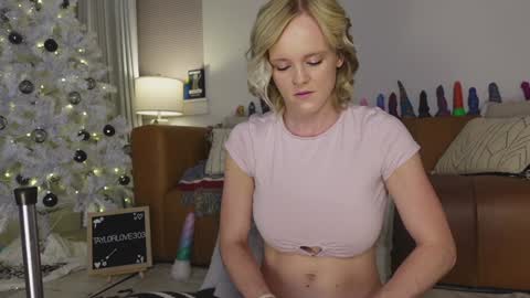 Taylor --  online show from November 24, 12:04 pm