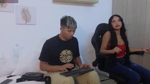 taylor y Chloe online show from January 23, 1:45 pm