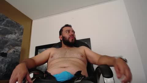 taylor_rodas online show from May 13, 12:04 pm