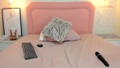 TAYLOR  online show from March 13, 4:27 am