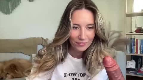 Taylor online show from November 25, 2:43 am