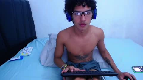 Tayron online show from February 9, 6:16 pm