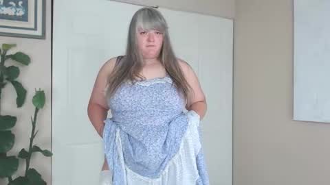 teases online show from November 8, 4:10 pm