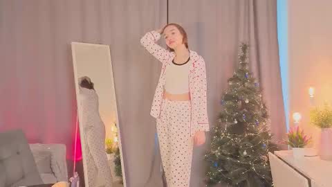 all me precious   online show from December 16, 6:09 am