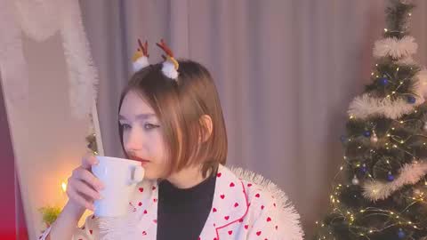 all me precious   online show from December 22, 5:03 am