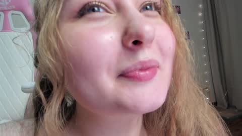 Snapshot of teeencutee chatting on February 2, 8:56 am Monika --------------2  stream 700 GMT day online show from February 2, 8:56 am