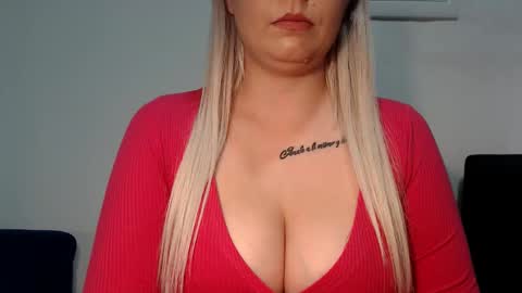 Snapshot of teeyara_ chatting on October 1, 6:18 pm Teeyara  online show from October 1, 6:18 pm