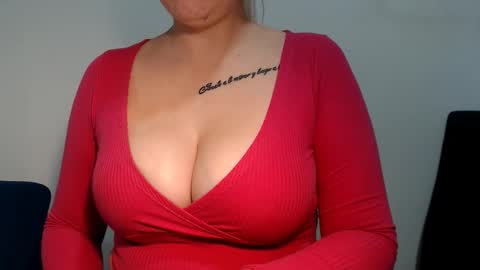 Snapshot of teeyara_ chatting on October 10, 8:53 am Teeyara  online show from October 10, 8:53 am