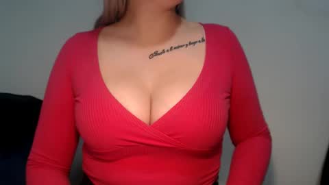 Snapshot of teeyara_ chatting on October 14, 6:11 pm Teeyara  online show from October 14, 6:11 pm