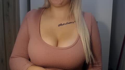 Snapshot of teeyara_ chatting on September 28, 8:01 am Teeyara  online show from September 28, 8:01 am