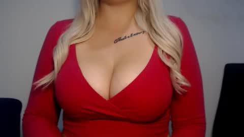Snapshot of teeyara_ chatting on October 12, 6:39 am Teeyara  online show from October 12, 6:39 am