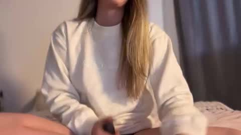 Amy No penetration Virgiin giirl online show from December 13, 10:49 pm