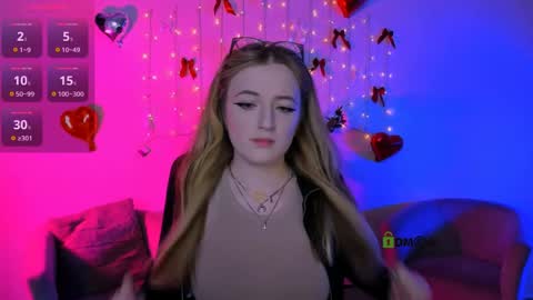 ur Louise online show from April 3, 7:21 pm