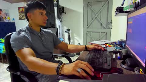 teoyes_ online show from November 11, 2:36 am