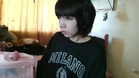 Terra Elowen online show from May 8, 1:39 pm