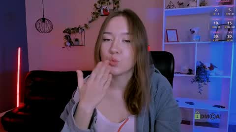 tessa_tea online show from May 9, 9:04 am