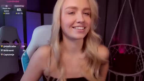 TessaHamilton online show from November 21, 12:58 pm