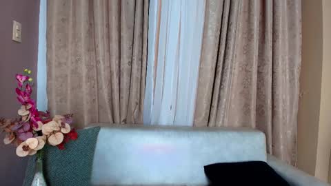 Tessamonroee online show from February 2, 6:26 pm