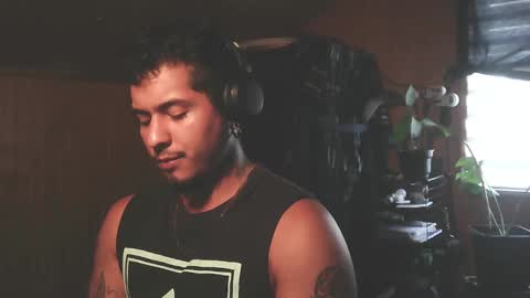 Snapshot of testotease chatting on December 15, 6:15 pm Milo online show from December 15, 6:15 pm
