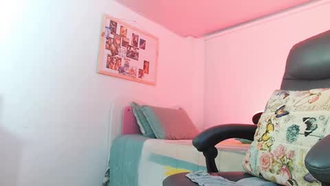 texas_curvykitten online show from March 1, 9:24 am