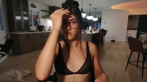 babygirlmami online show from November 18, 12:57 am