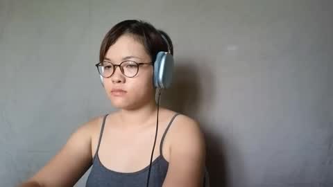 thatasiangirl__ online show from September 20, 8:50 am