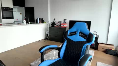 liammlust online show from February 26, 1:31 am