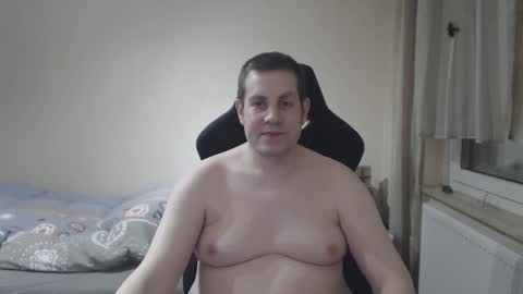Snapshot of thatguyyeahhim chatting on January 16, 12:01 am thatguyyeahhim online show from January 16, 12:01 am