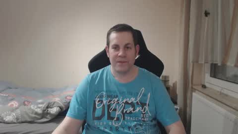 Snapshot of thatguyyeahhim chatting on February 13, 12:46 am thatguyyeahhim online show from February 13, 12:46 am