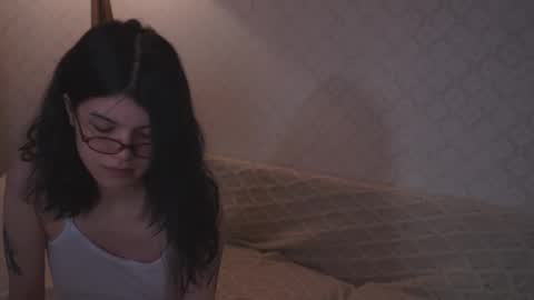 EllaLyn online show from October 10, 8:35 pm