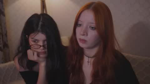 EllaLyn online show from October 12, 8:00 pm