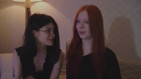 EllaLyn online show from October 1, 8:30 pm