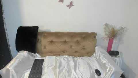 THE QUEEN online show from February 25, 7:16 pm