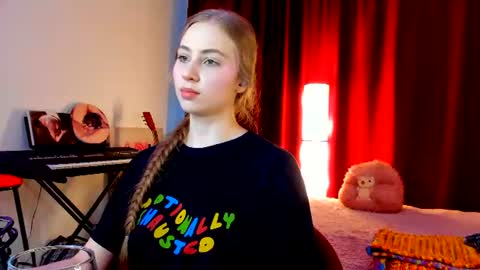 Ally    STREAMING ON TWITCH NOW Check my Twitter for updates online show from June 29, 4:20 am
