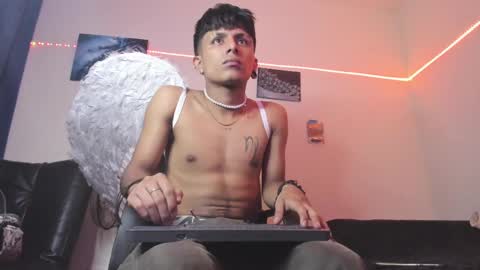 Snapshot of the_weed_guys chatting on December 6, 7:15 am Danny online show from December 6, 7:15 am