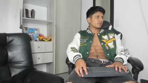 Danny online show from November 23, 2:20 am