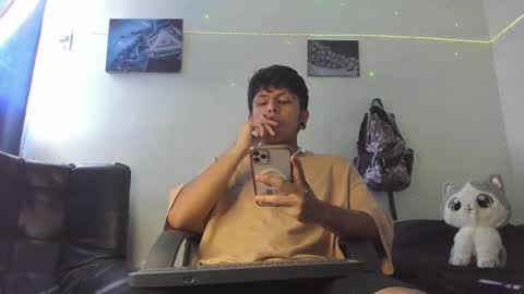 Snapshot of the_weed_guys chatting on January 7, 6:56 pm Danny online show from January 7, 6:56 pm