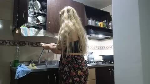 theauroramae -  online show from January 9, 3:47 am