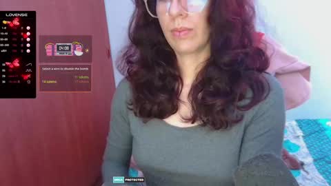 Snapshot of thecherry_paulette chatting on February 14, 11:09 pm Paulette online show from February 14, 11:09 pm