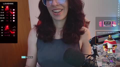 Snapshot of thecherry_paulette chatting on December 11, 8:28 pm Paulette online show from December 11, 8:28 pm