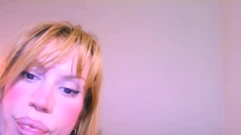 Yolanda online show from December 14, 8:26 pm